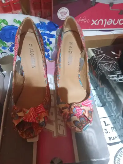 Zapatos de tacón estampados - miniatura 1