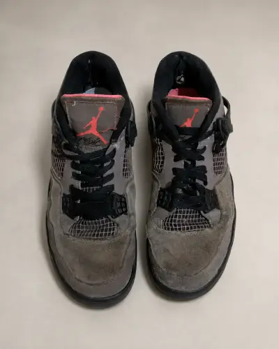 Zapatillas Air Jordan 4 Retro deportivas grises - miniatura 1