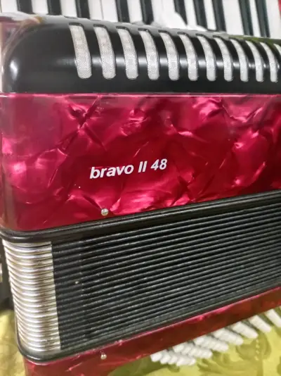 Acordeón Hohner rojo - miniatura 2