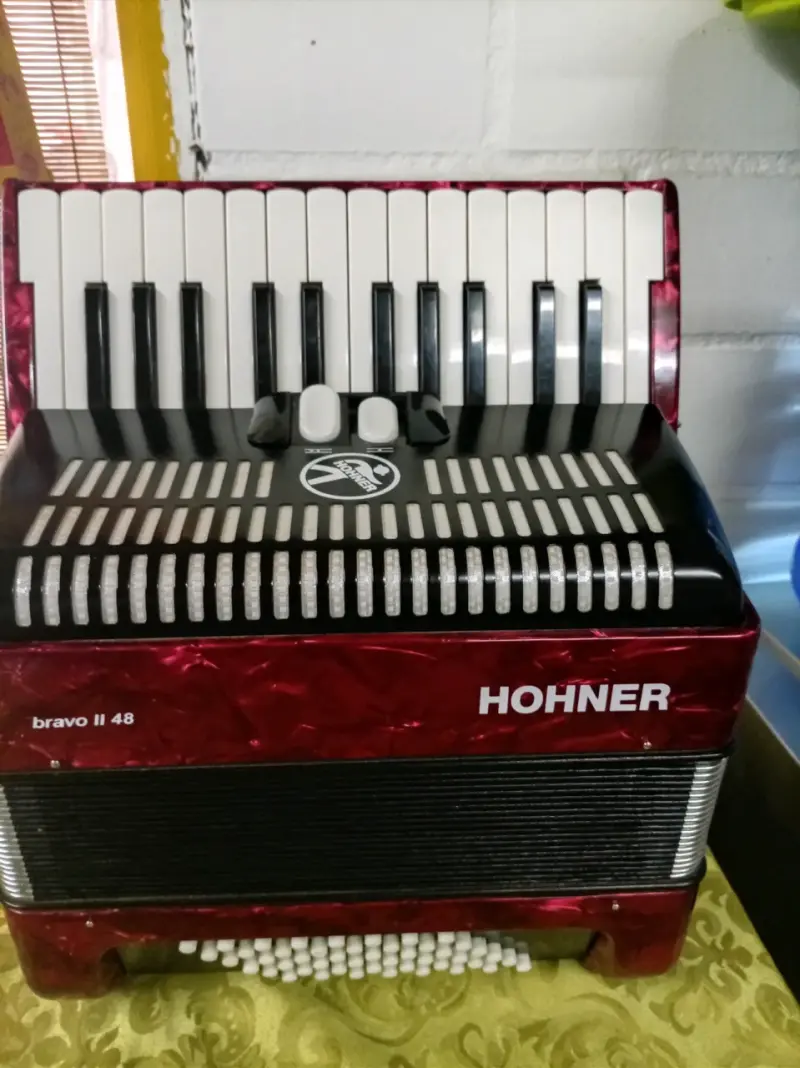 Acordeón Hohner rojo - 3