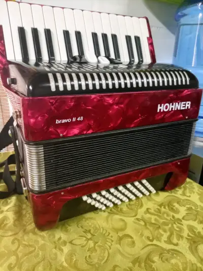 Acordeón Hohner rojo - miniatura 4