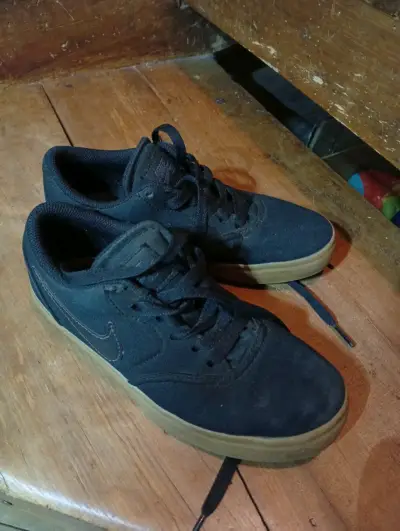 Zapatillas negras clásicas - miniatura 2