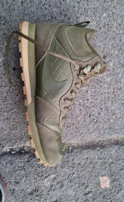 Botas verdes de trekking - miniatura 1