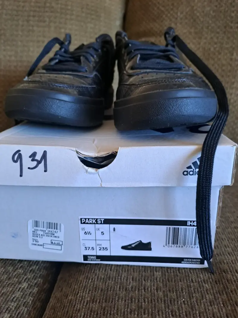 Zapatillas urbanas de mujer adidas. - 3