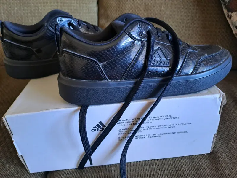 Zapatillas urbanas de mujer adidas. - 5