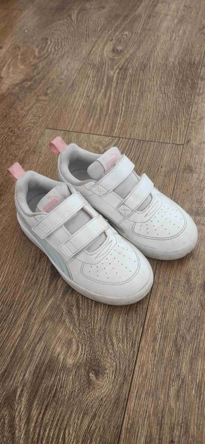 Zapatillas blancas niña talla 31  con velcro Puma - miniatura 1