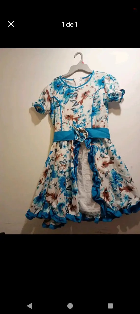 Vestido floral azul y blanco de cueca talla 10