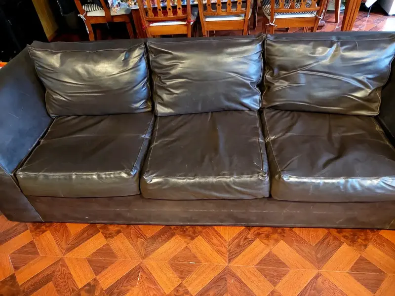 Sofá de cuero negro - 1