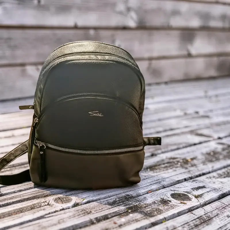 Mochila negra y crema - 2