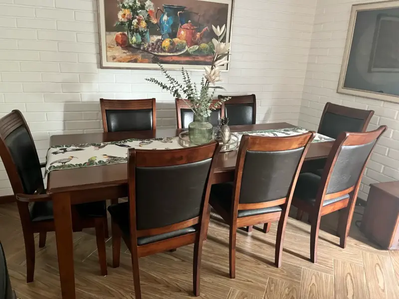 Mesa de comedor madera oscura - 4
