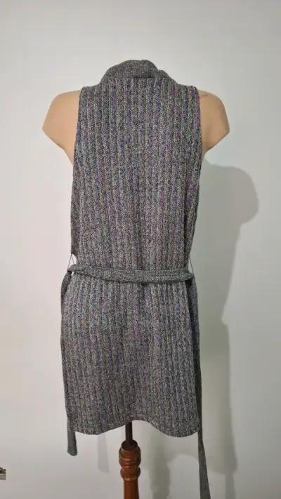 Vestido tejido sin mangas gris marca Zara - miniatura 3
