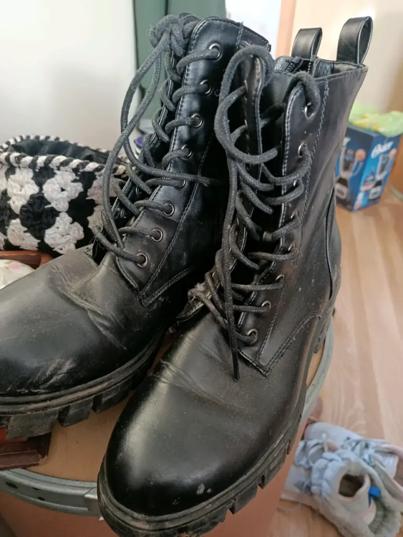 Botas negras de cuero - 2