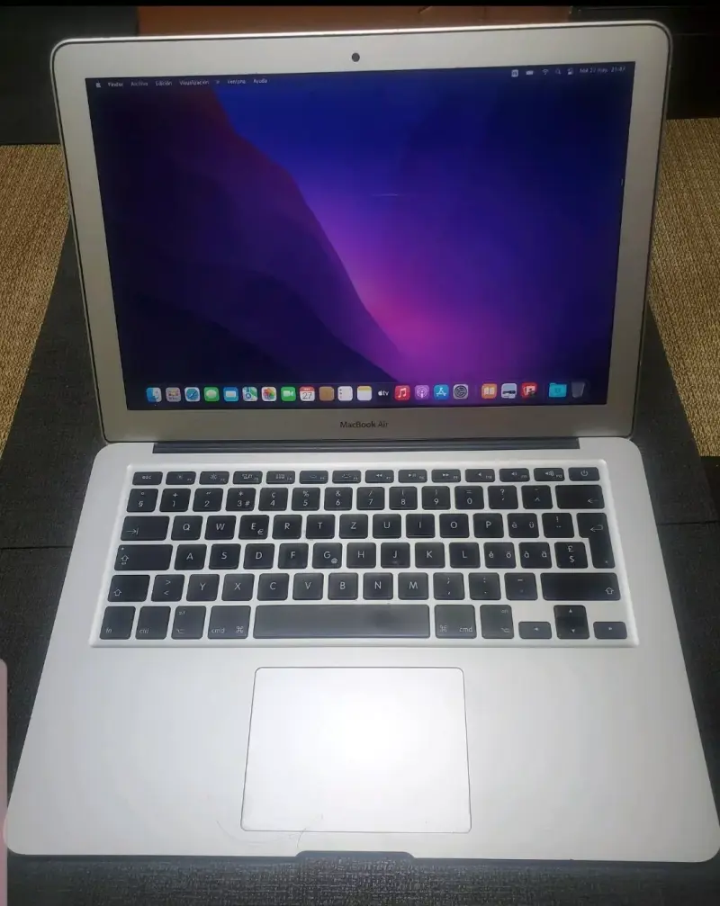 MacBook Air i5, 8gb,. 251gb + bolso exclusivo cuer - 1