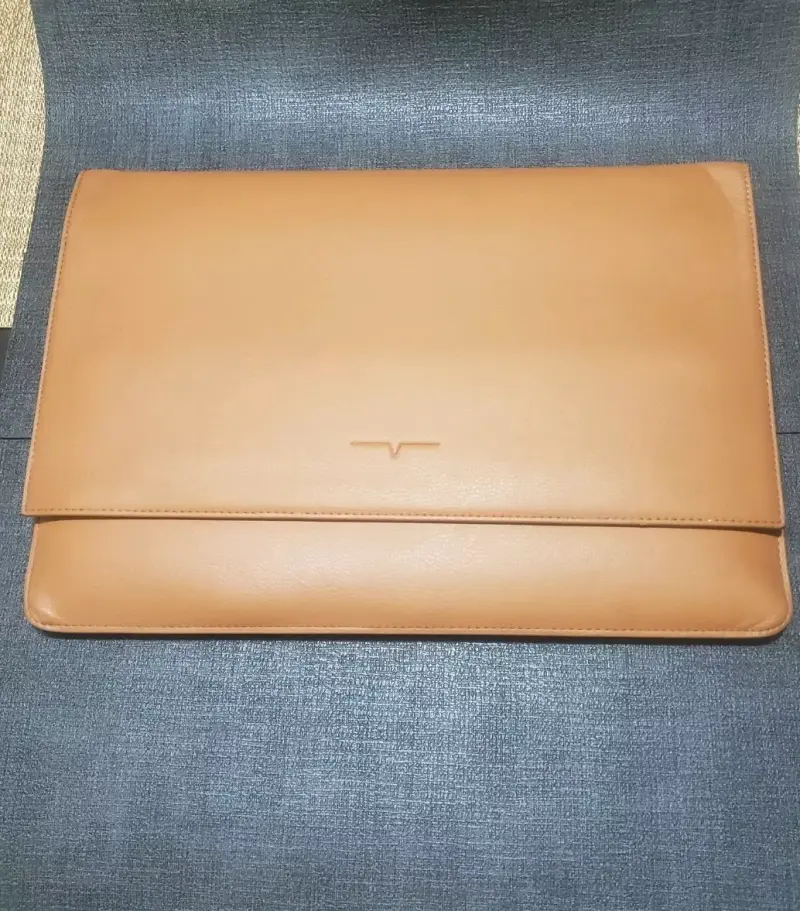 MacBook Air i5, 8gb,. 251gb + bolso exclusivo cuer - 6