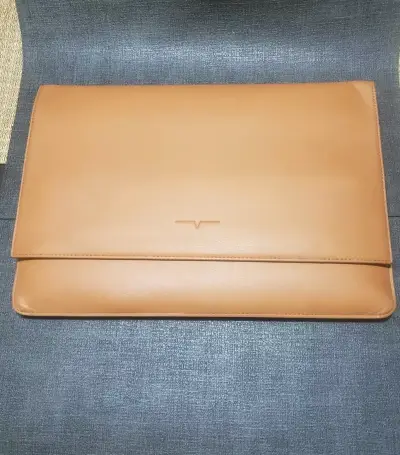 MacBook Air i5, 8gb,. 251gb + bolso exclusivo cuer - miniatura 6