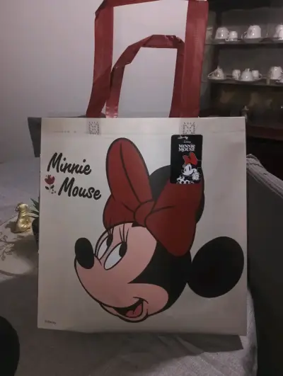 Cepillo de cabello Hello Kitty rosa y bolsas Disne - miniatura 2