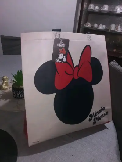 Cepillo de cabello Hello Kitty rosa y bolsas Disne - miniatura 3