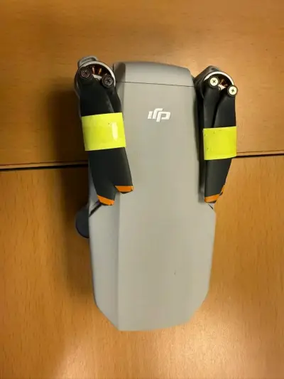 Dron DJI con control y estuche - miniatura 4