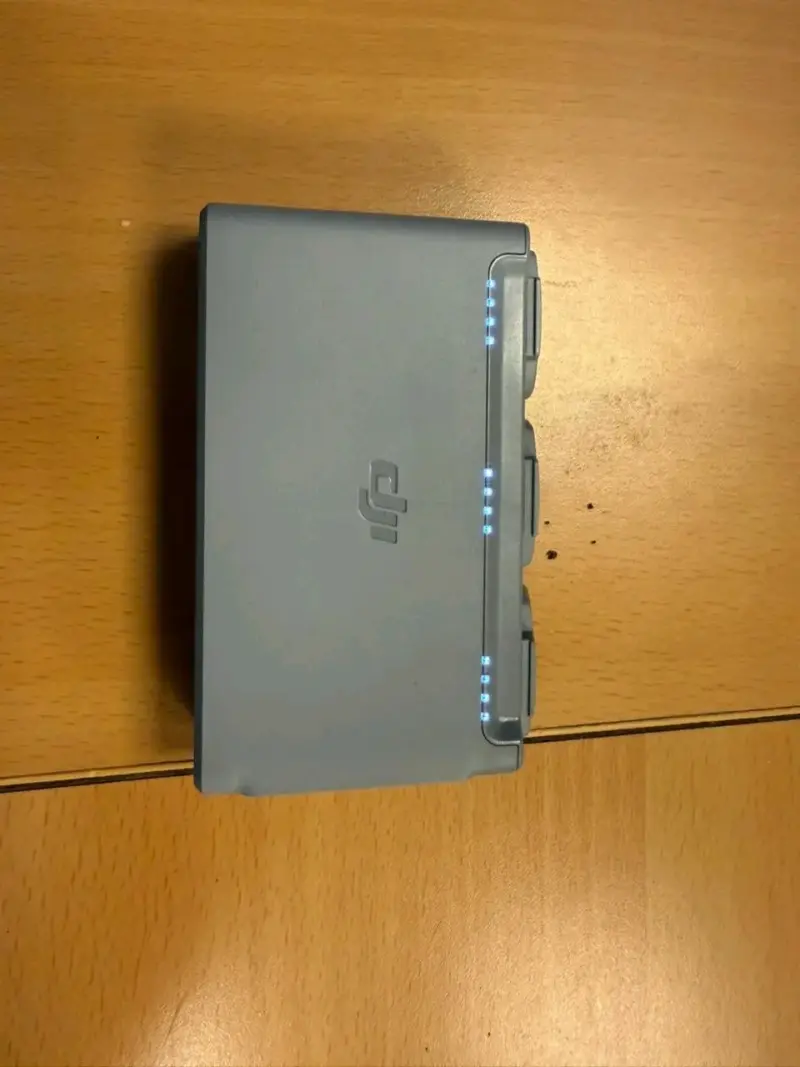 Dron DJI con control y estuche - 6