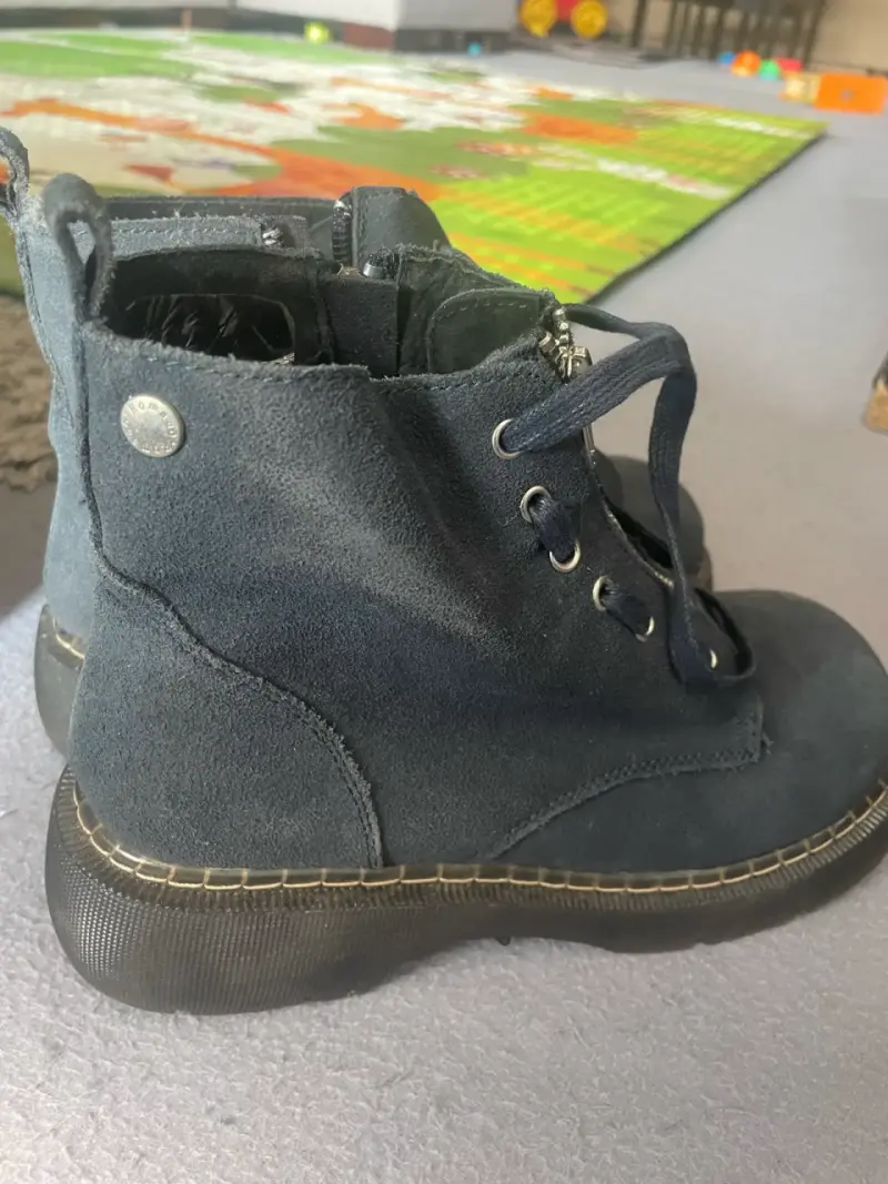 Bota azul marino con cierre y cordones - 3