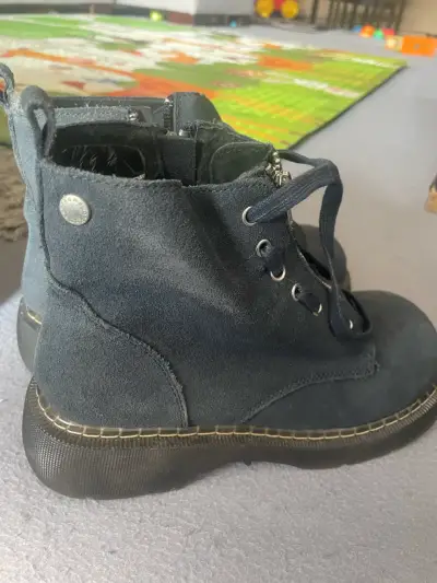 Bota azul marino con cierre y cordones - miniatura 3