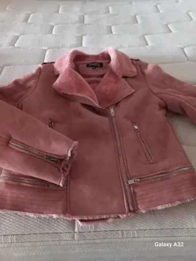 Chaqueta rosada con cierre todo piel - miniatura 1