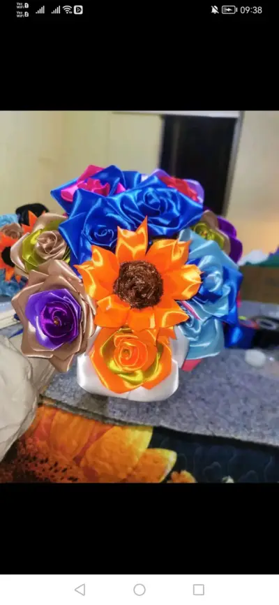 Ramo decorativo de rosas sintéticas - miniatura 2