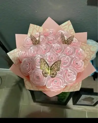 Cruz decorativa con rosas - miniatura 5