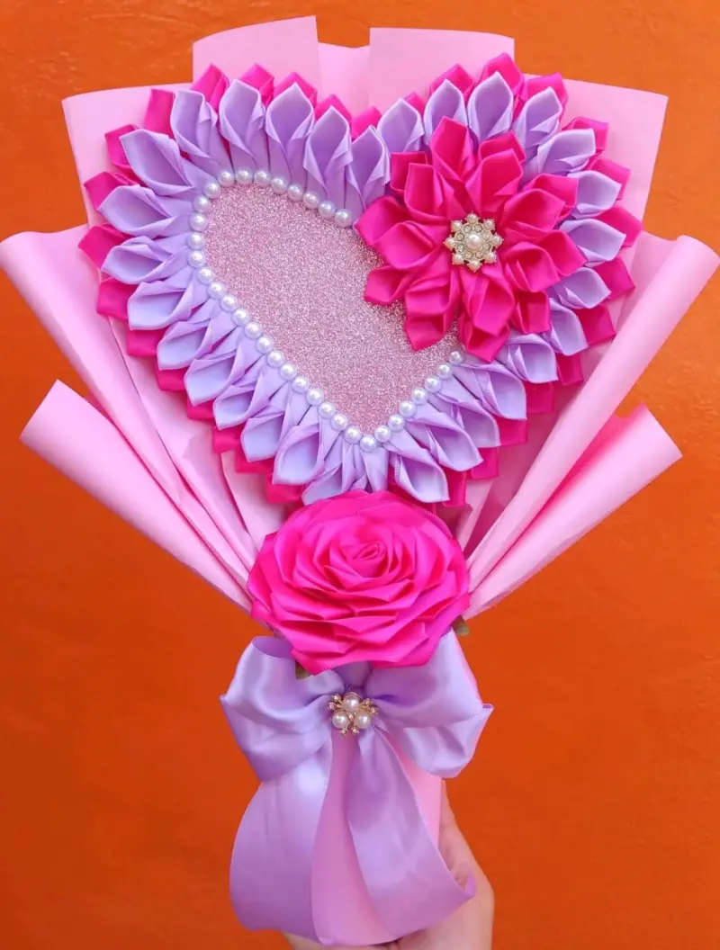 Ramo decorativo con diseño tierno - 3