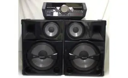 Equipo de sonido Sony con parlantes