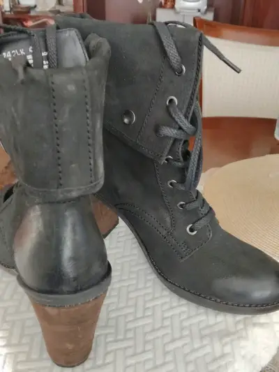 Botas negras de cuero con taco - miniatura 4