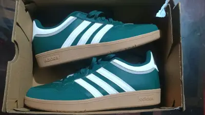 Zapatillas Adidas verde y blanco - miniatura 1