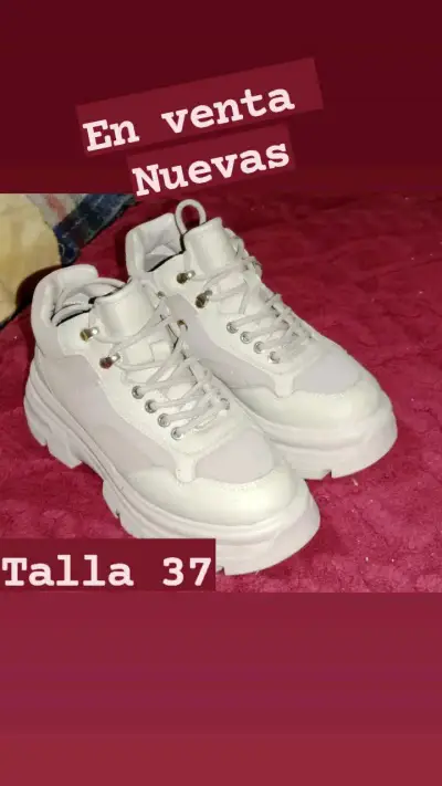 Zapatillas altas beige nuevas - miniatura 2