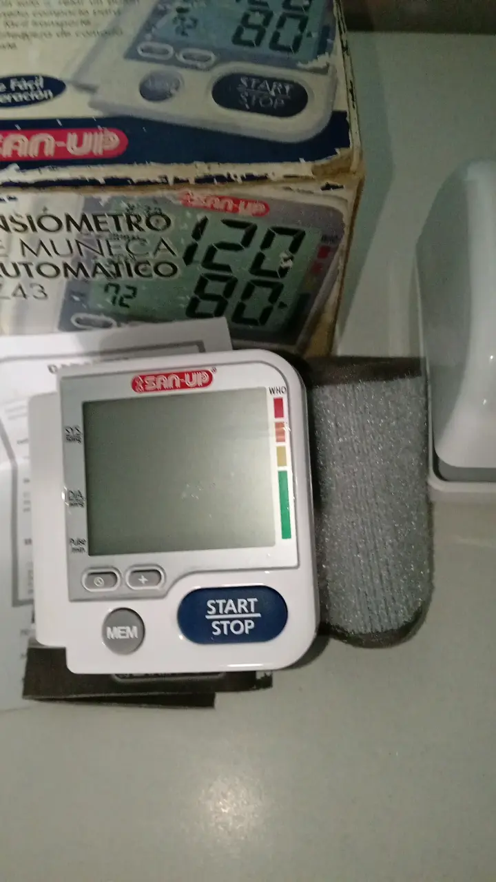 Tensiómetro de muñeca automático - 3