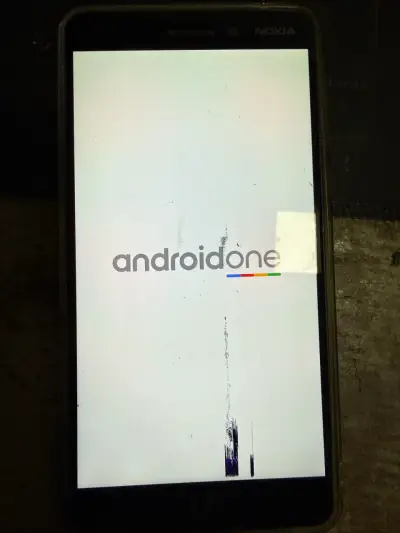 Teléfono Nokia en buen estado - miniatura 2