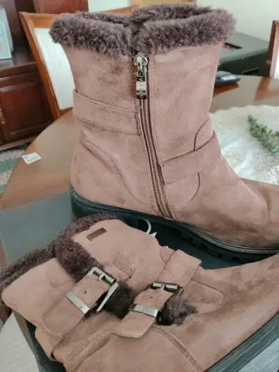 Botas marrones con forro de peluche - miniatura 1