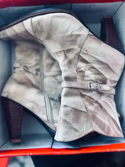 Botines de cuero beige - miniatura 1
