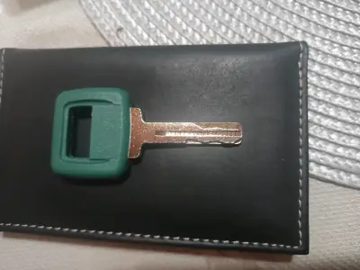 Llave de repuesto metálica - miniatura 6