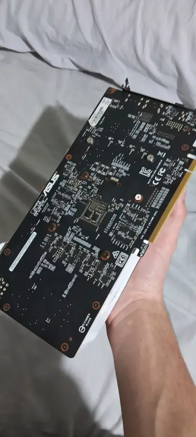 Tarjeta gráfica ASUS GTX 1060 6gb - miniatura 2