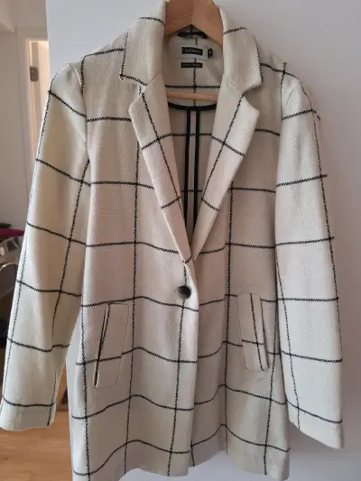 Chaqueta tipo blazer de cuadros blanco y negro - miniatura 1