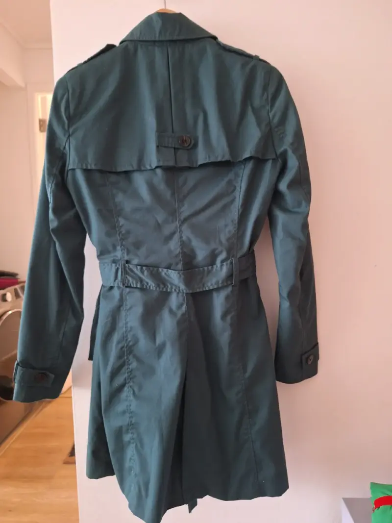 Abrigo impermeable verde Stradivarius - 3