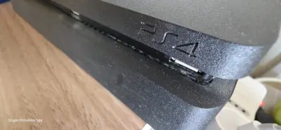 Consola PS4 negra usada - miniatura 2
