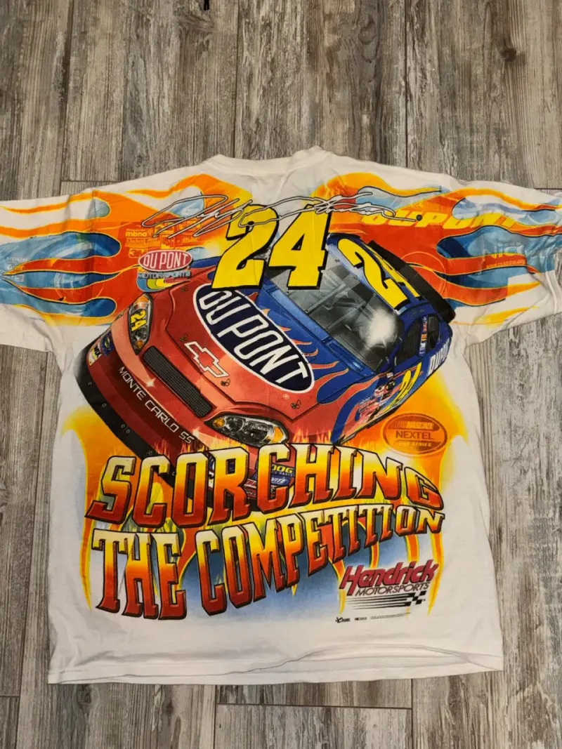 Polera NASCAR con diseño colorido - 1