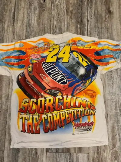 Polera NASCAR con diseño colorido - miniatura 1