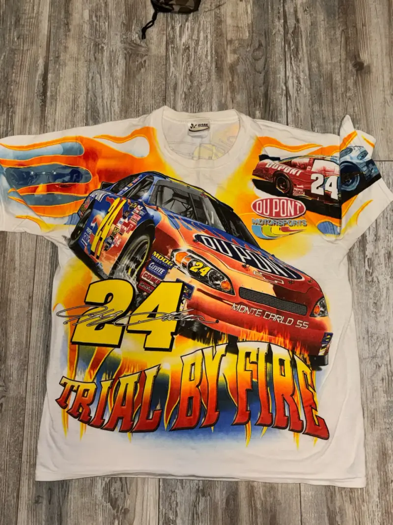 Polera NASCAR con diseño colorido - 2