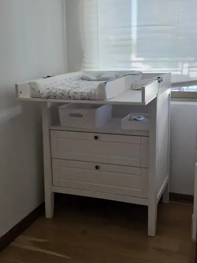 Mudador de bebé blanco con cajones de Madera - miniatura 1