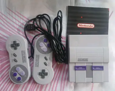 Consola Super Nintendo con controles - miniatura 1