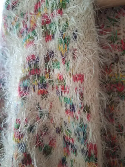 Cardigan de lana multicolor peludo - miniatura 2