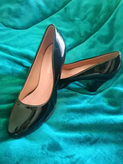Zapatos de charol negro - miniatura 1