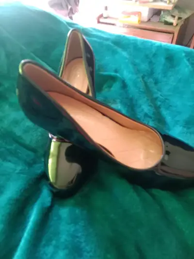 Zapatos de charol negro - miniatura 2